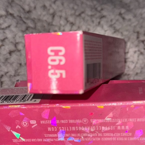 C6.5 NIB ⭐️Jeffree Star⭐️ Magic Star Concealer Light skin with yellow undertones - Picture 4 of 4